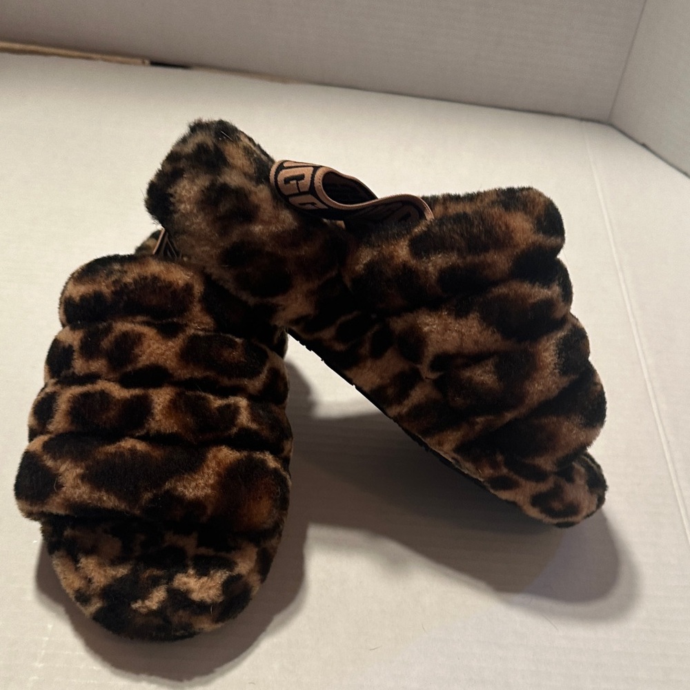 UGG faux fur leopard sandal. Sz 7.  Like new!